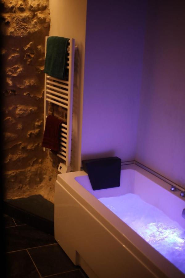 La Montrieuse, Chambre Individuelle Avec Sauna Et Baignoire Spa Naveil Buitenkant foto